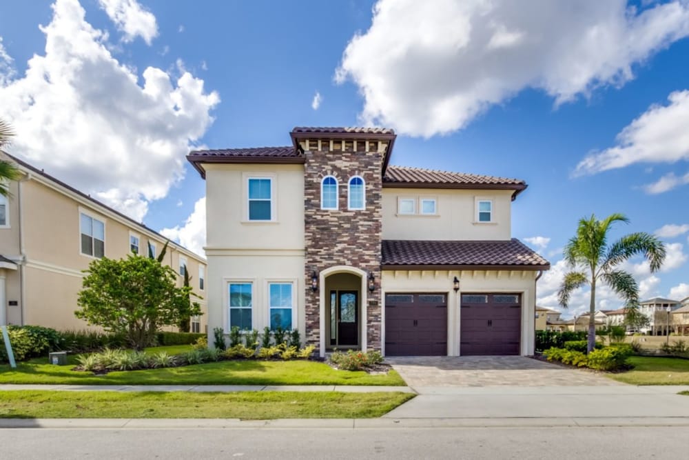 7 Bdrmstheatergamermpoolmansion - Image 1