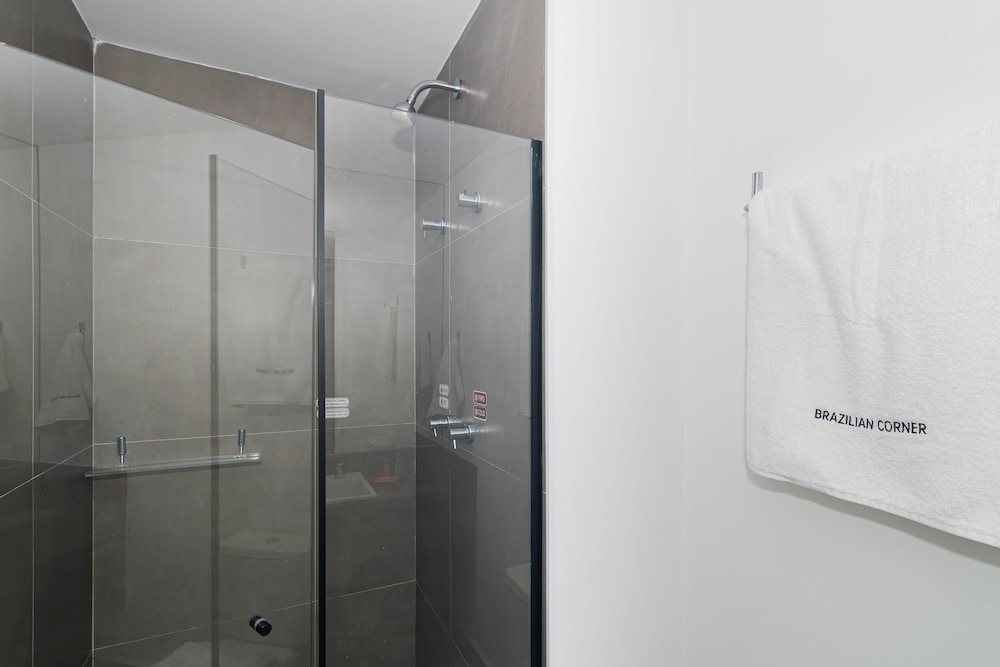 Duplex com piscina e academia