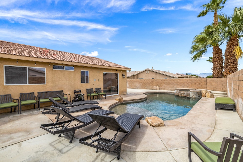 Pacifica Sur by Avantstay Pool Hot Tub Gazebo