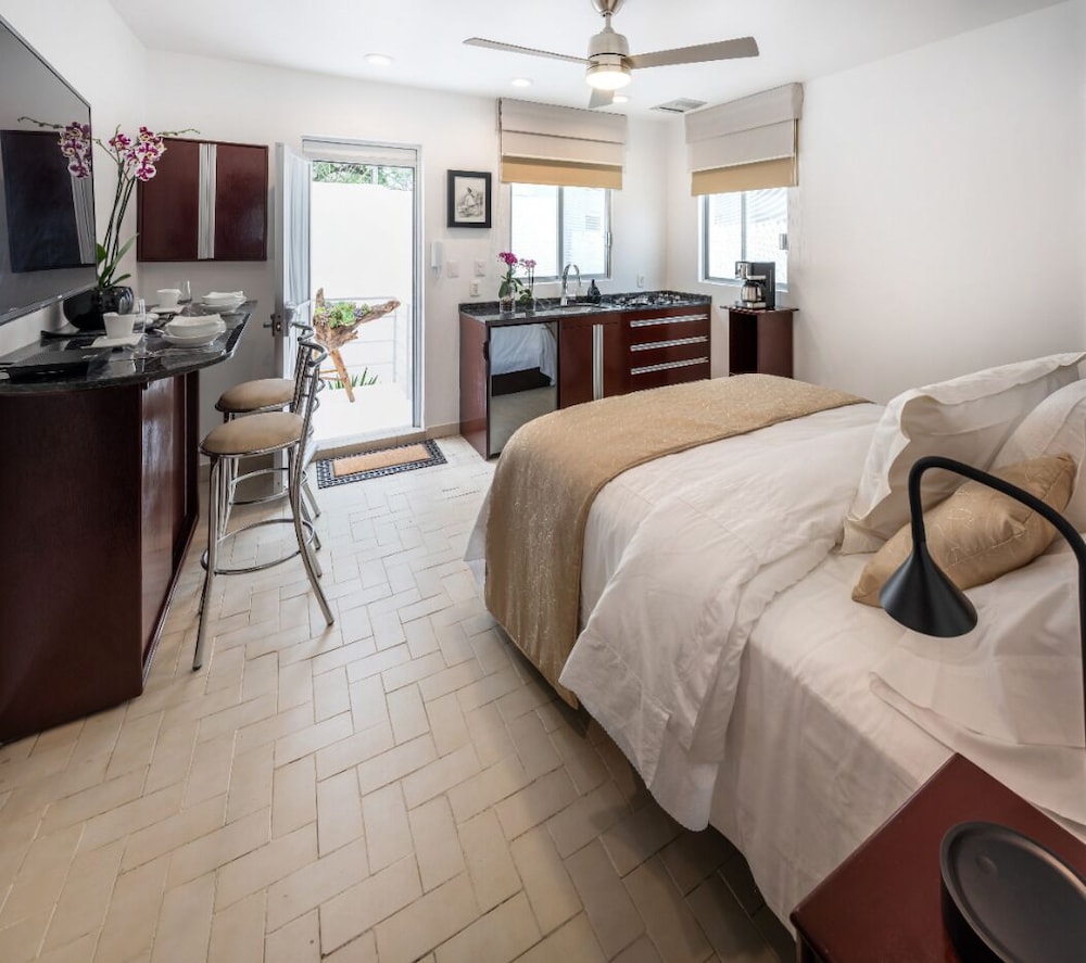Porterfield Suites photo 3