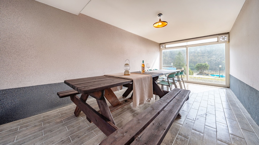 Yeongwol Nature & Pet Retreat