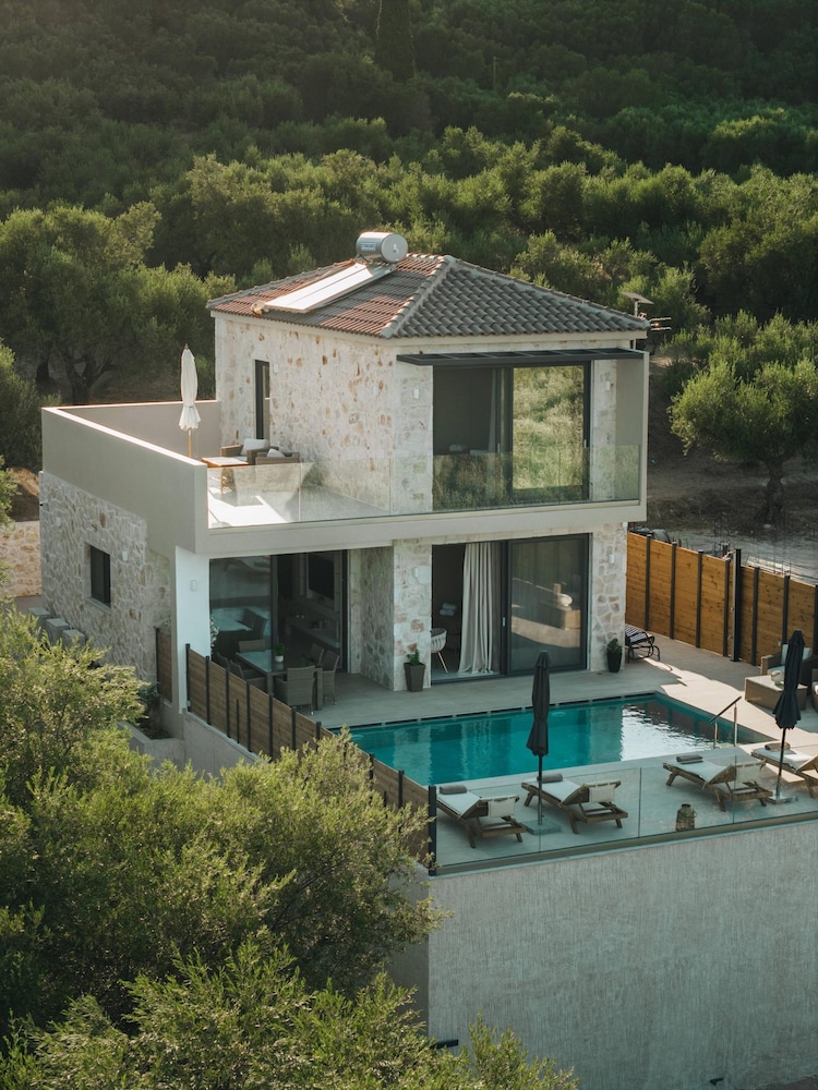 J K Villa With Private Pool