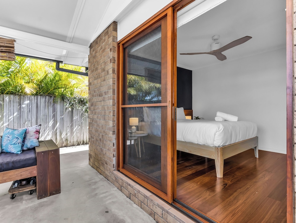 Kirra Shores Coastal Hideaway
