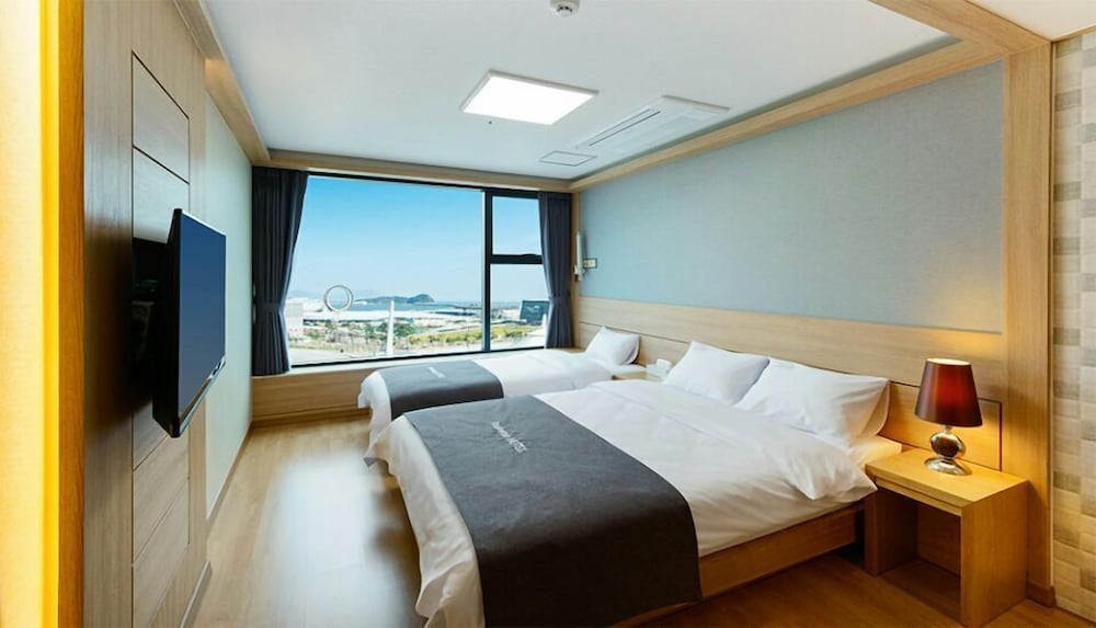 Paulownia Hostel & Guest House