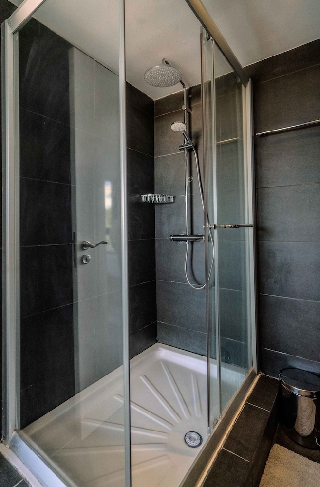 Chic City Center Stay With Stunning View