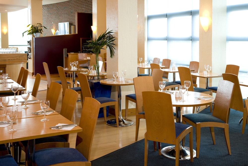 Premier Inn London Wimbledon South 2