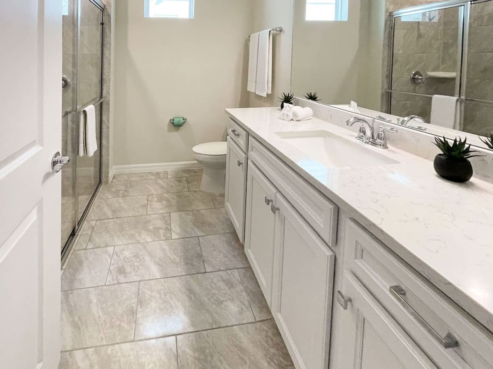 Upstay 20 Guest Capacity Mansion Near Disney