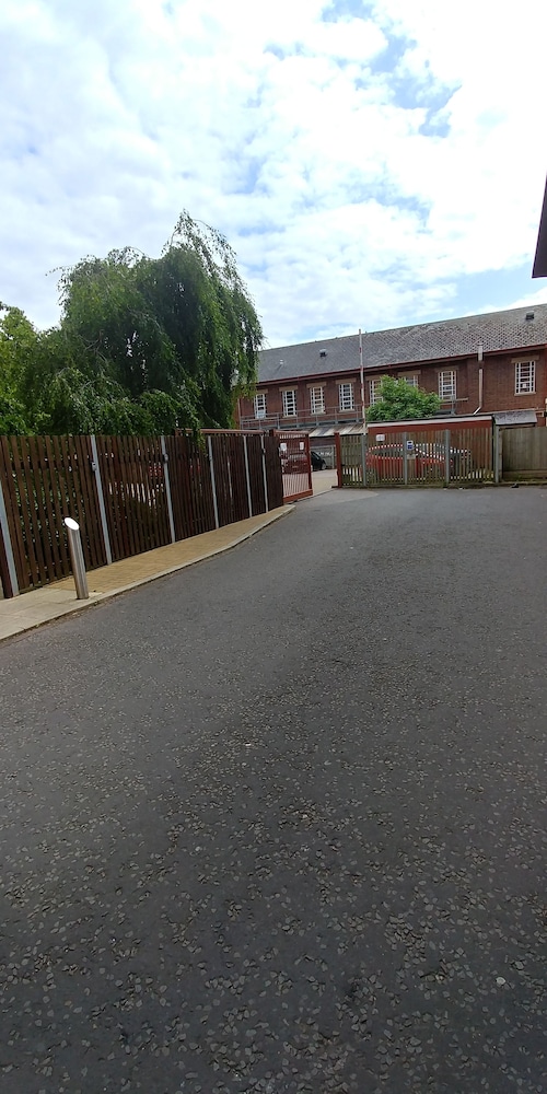 Hills Road Flat