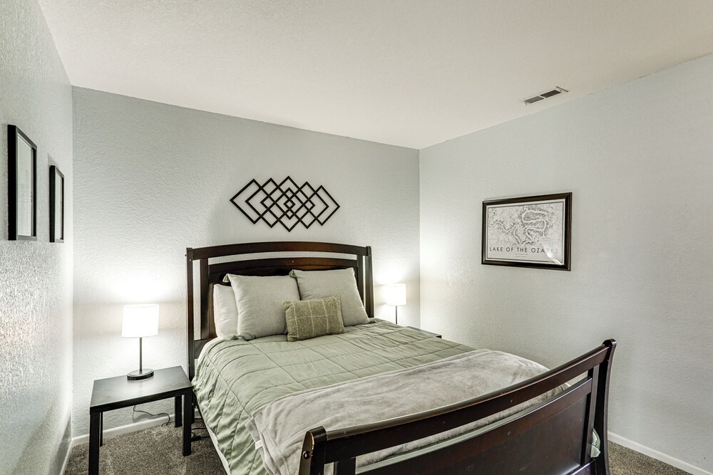 Community Perks: Scenic Osage Beach Condo!