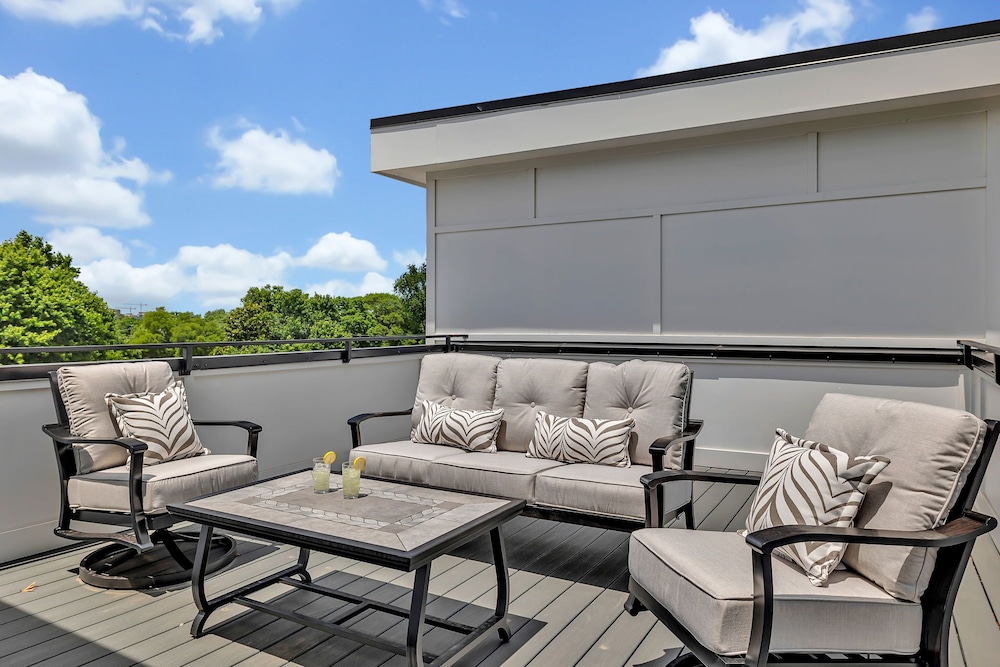 Alto-private Rooftop Deck-8 Mins to Broadway