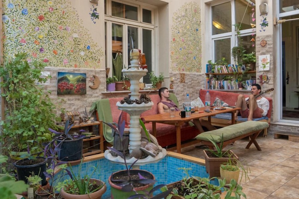 Lotus Garden Hostel - Image 21