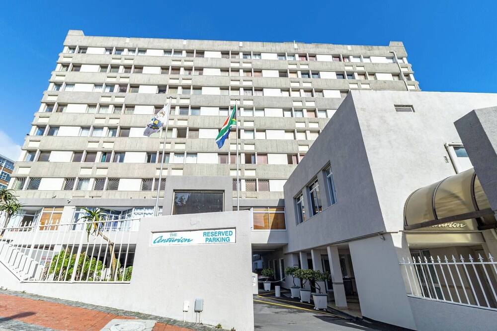 1 Bedroom Apartment, Seapoint, Cape Town