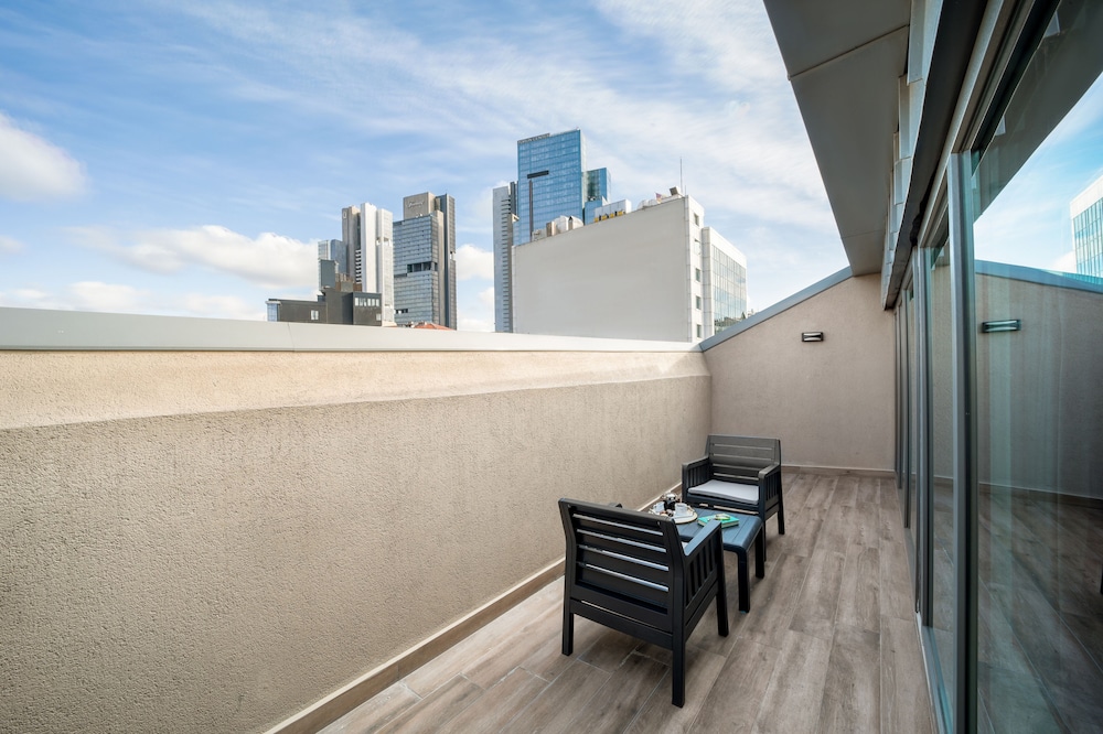 Gatto Suites & Residence