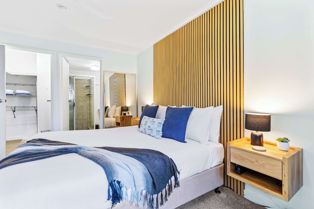 Rainforest Reef Retreat - Esplanade Ground-floor Apartment