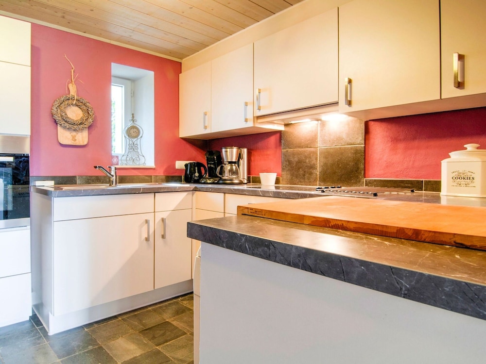 Great Holiday Home in Bastogne With Sauna