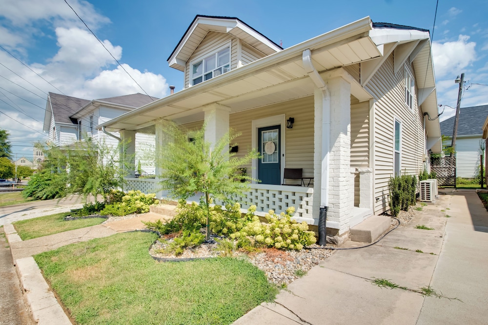 Walk to Wku, Bars & Dining! Updated Duplex Home