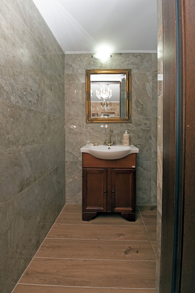 Arionos Rooms