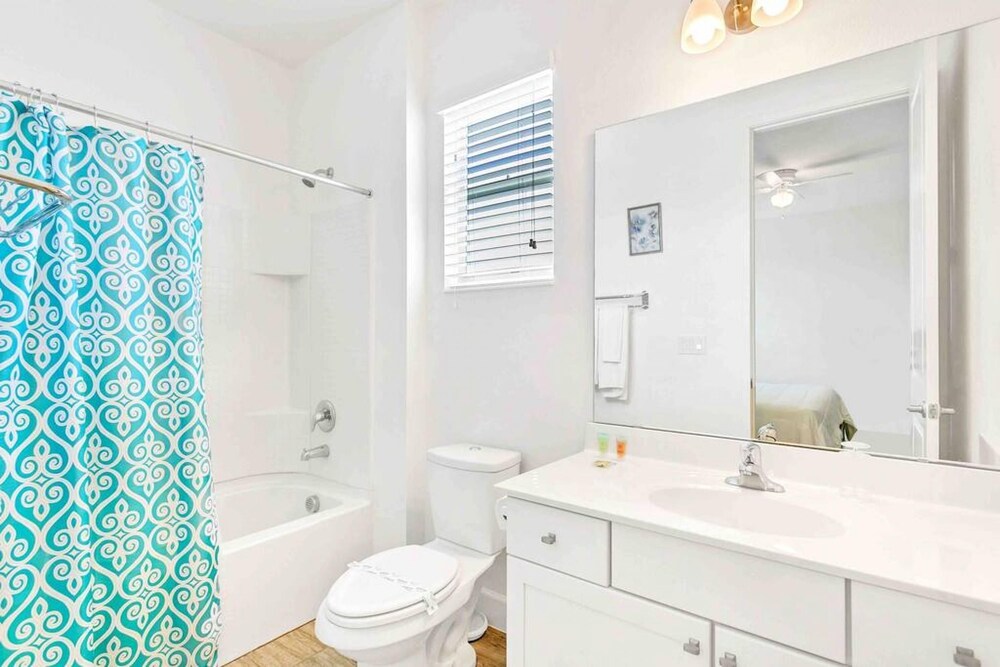 Super Size - 11br Spacious Home w Pool HOT TUB