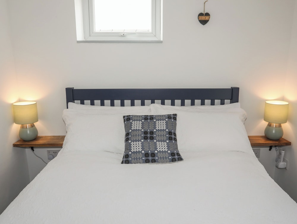 Fron Heulog Cottage