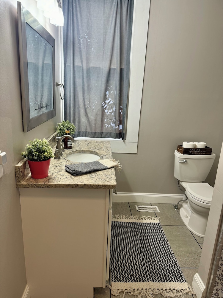 Jungle House Boutique Lofts – Downtown Columbus & Short North