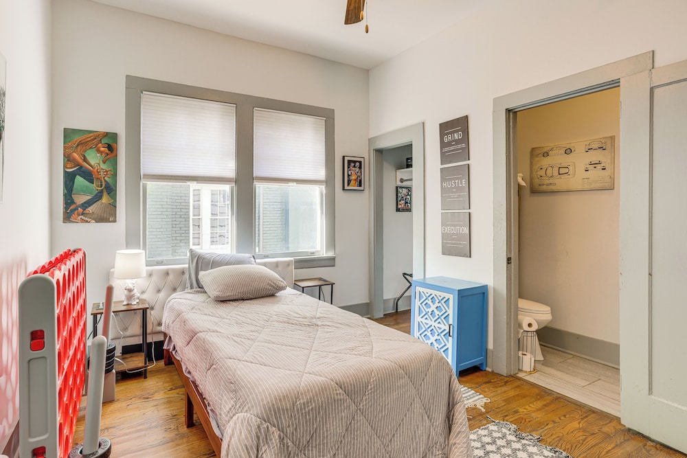 2 Mi to Dtwn: Stylish Urban Retreat in Birmingham