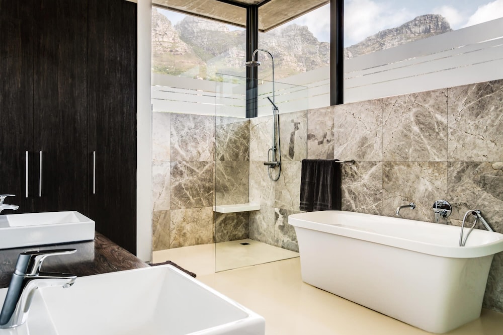 Exquisite Modern Camps Bay Villa Hove Villa