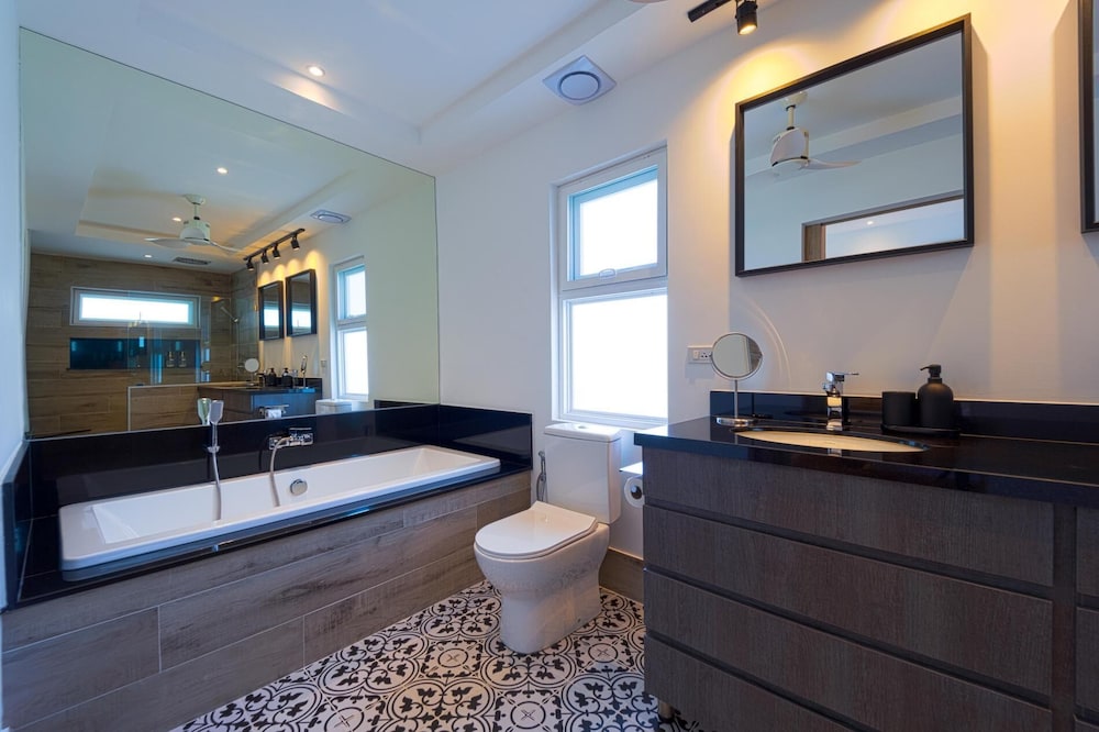 Brand-New Modern 3-Bedroom Villa MB20