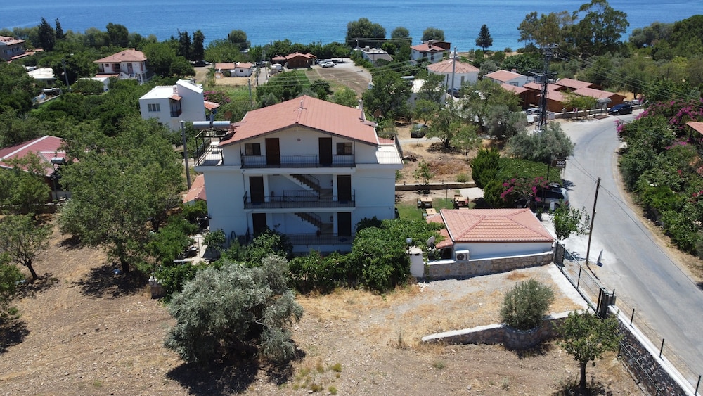 D&D Homes view 4