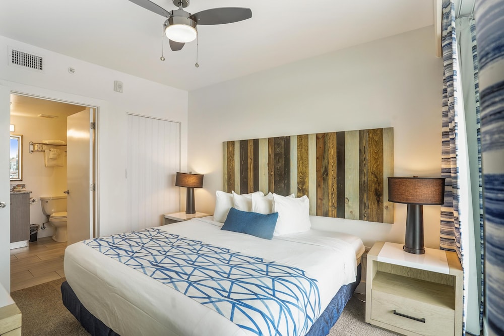 Oceana 204 East