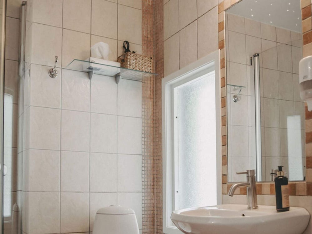 Nice Room With Free Breakfast, Spa Bath view 4