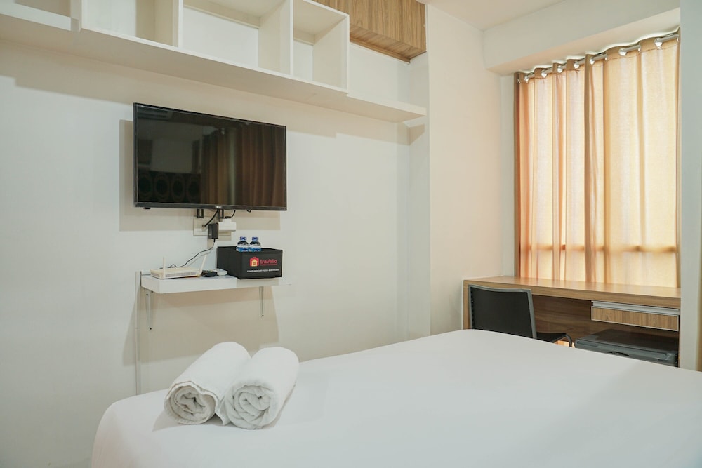 Chic and Cozy Studio at Tifolia Apartment view 5