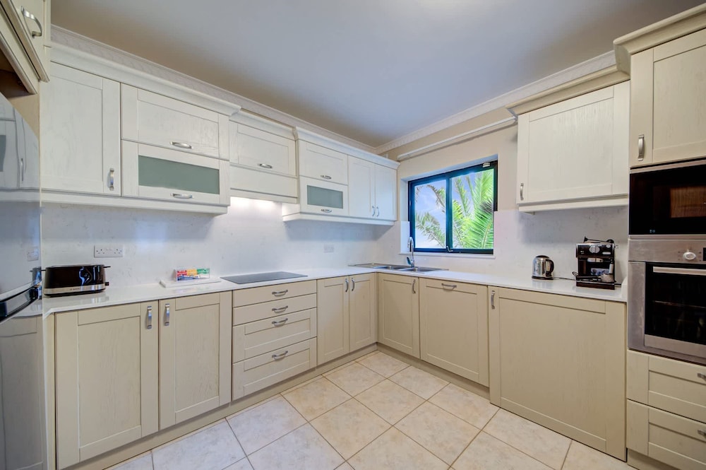 Villa Narcis - 2 Bedroom Villa With Private Pool