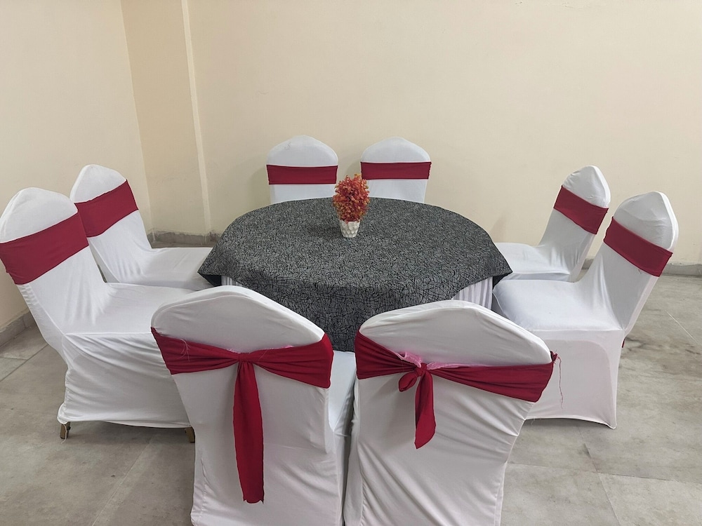 Hotel Ashray Noida
