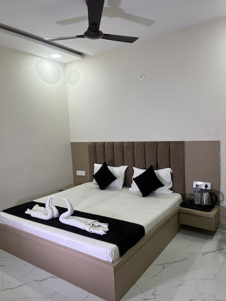 Hotel Shri Radha Sneh Mathura