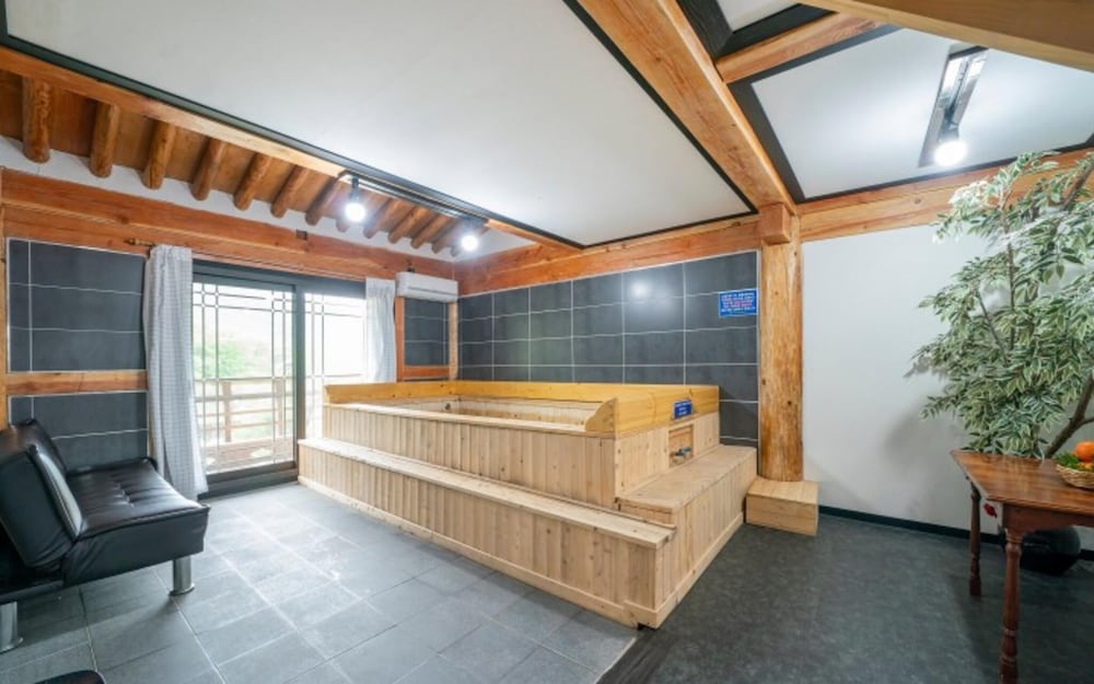 Gyeongju Palace Pool Villa Pension view 2