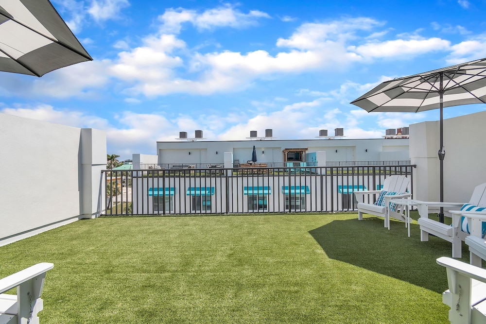 Azul Townhomes B3