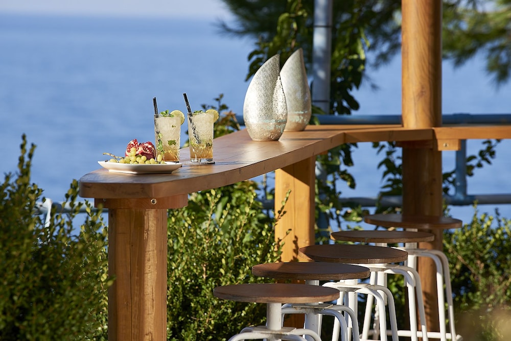 Xenia Residence & Suites