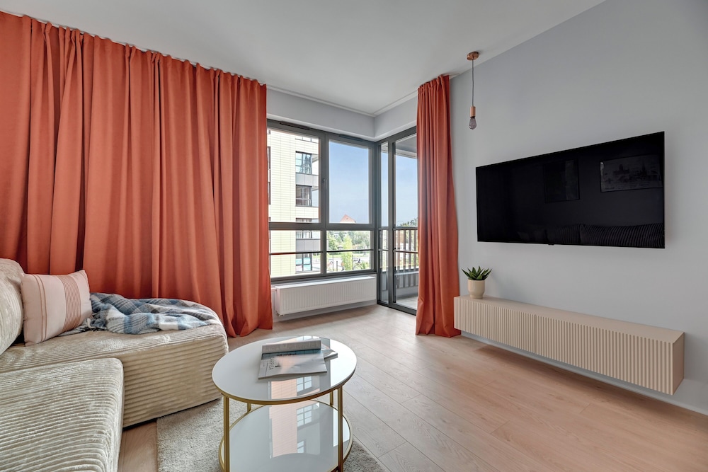 Doki Living - Foodhall & Parking by Downtown Apartments