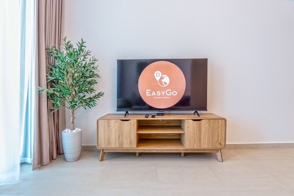 Easygo- Sky High 1bdr Downtown Views 03