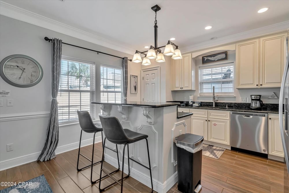 Pet Friendly Beach House - Sunset Escape