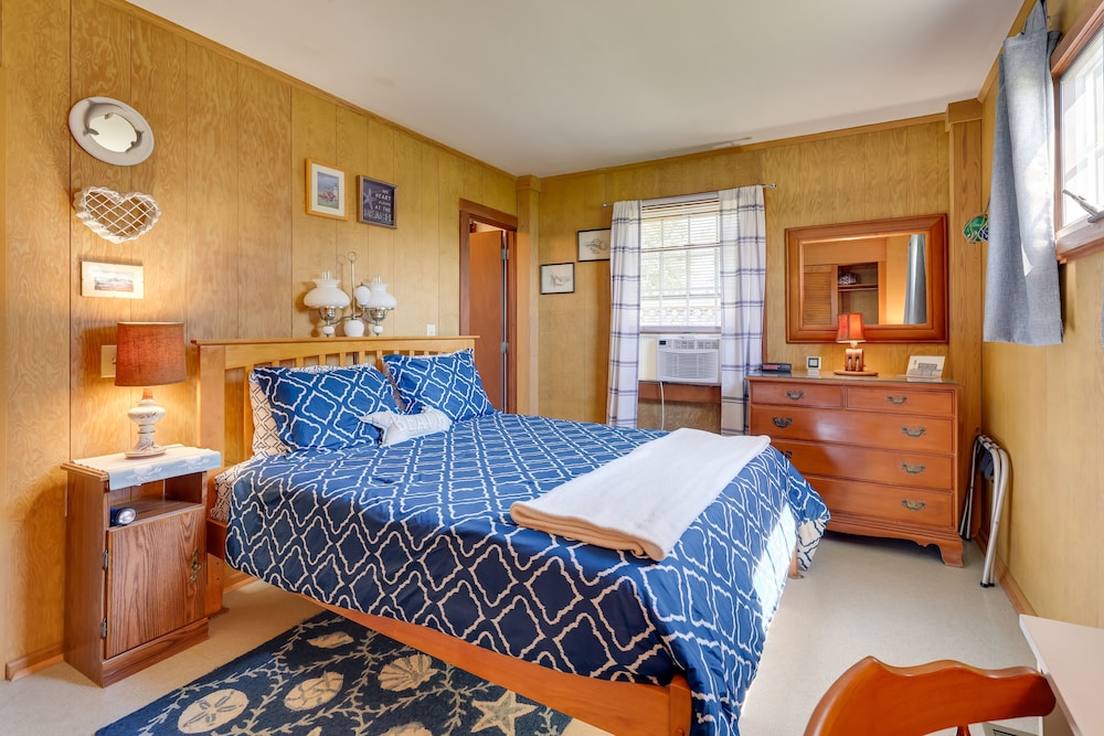 Home w/ Stunning Views in North Truro!