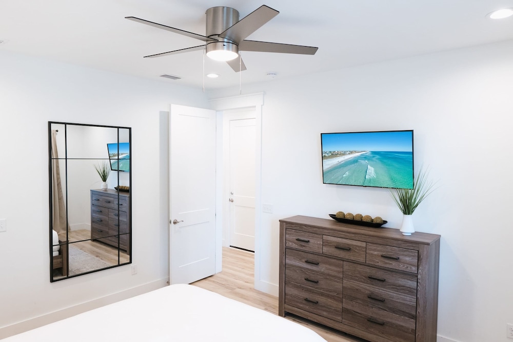 Enclave at Lyndell Lane by Avantstay Private Pool