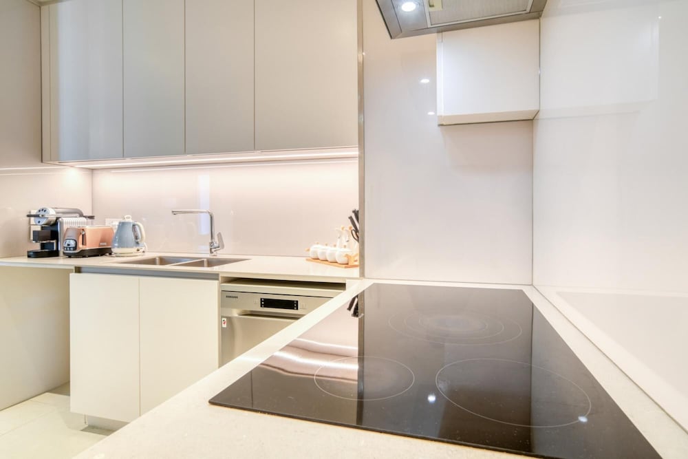 Classy Address JBR 3BR w Balcony and Beach Access