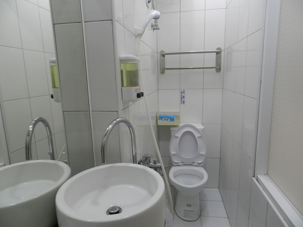 Caitlyn Hostel II