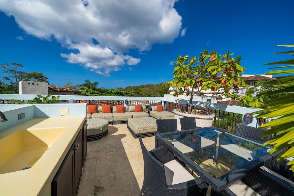 Las Catalinas 3BR House w Pool Rooftop Terrace Casa Cazenovia