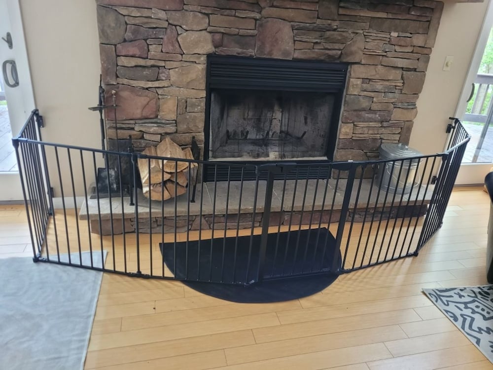 Lakefront Dock Hottub Pooltable Kayaks 75 TV