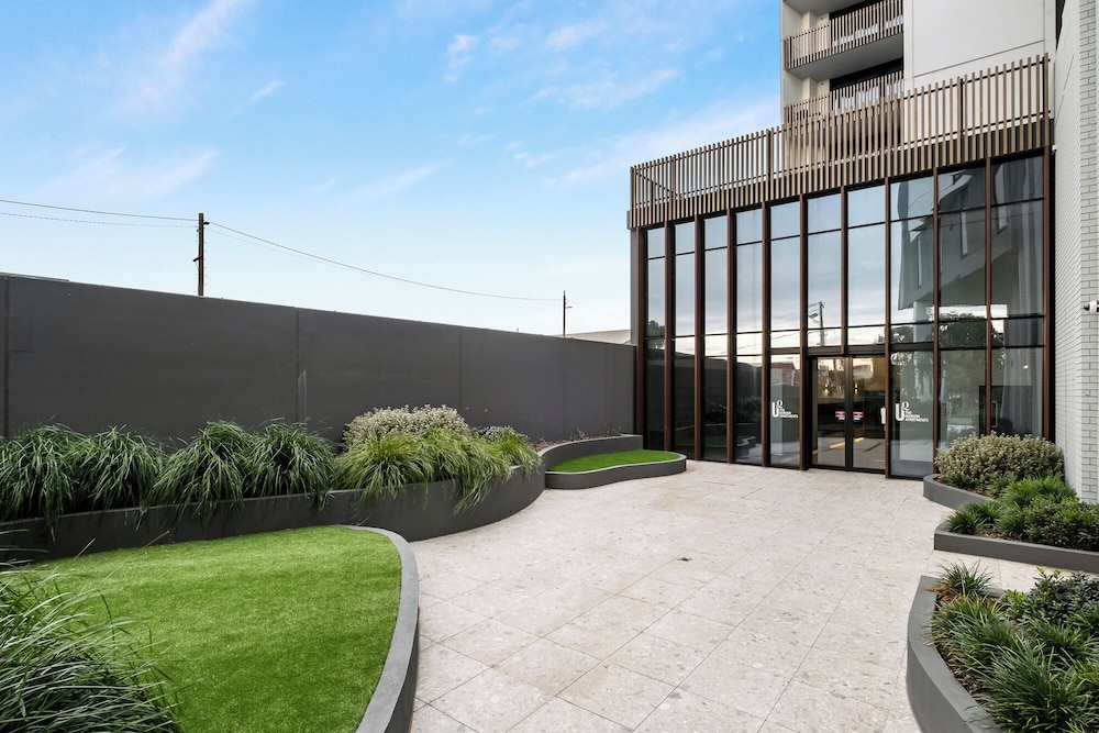 Hobson Apartments by Urban Rest