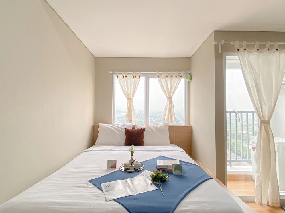 Modern Minimalist Studio Apartment Lrt City Sentul - Royal Sentul Park