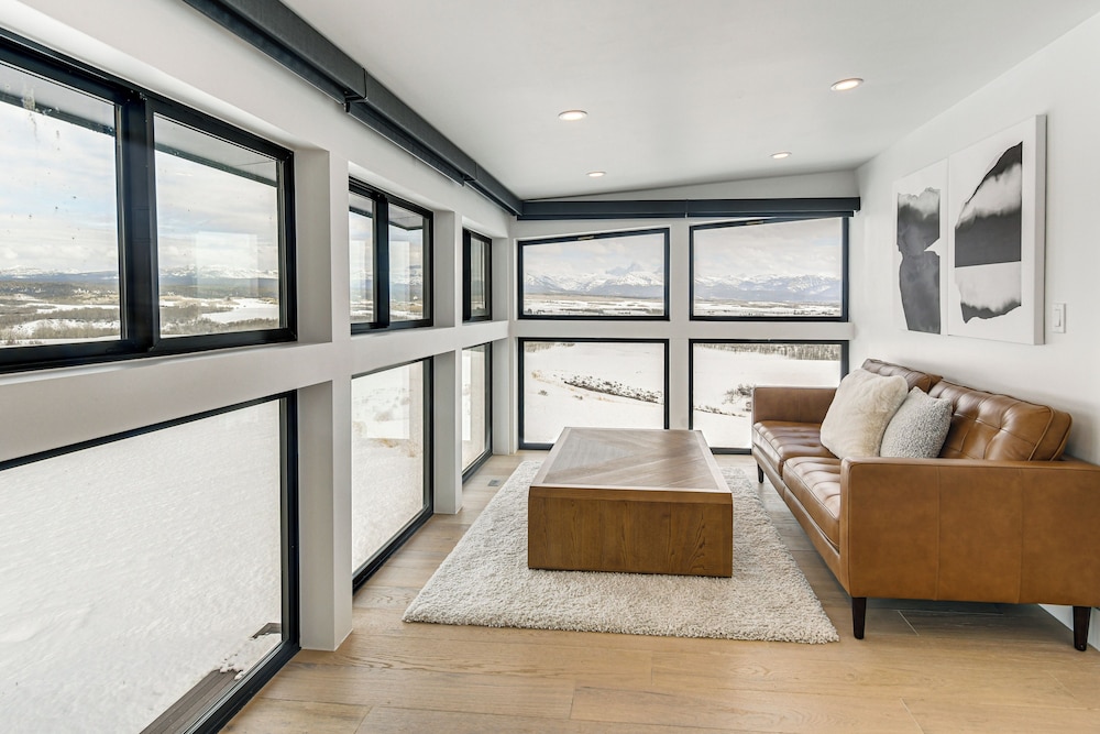Hot Tub, 23 Mi to Grand Targhee: Luxe Retreat
