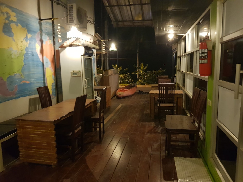 Zone6 Coworking Beach Apartment